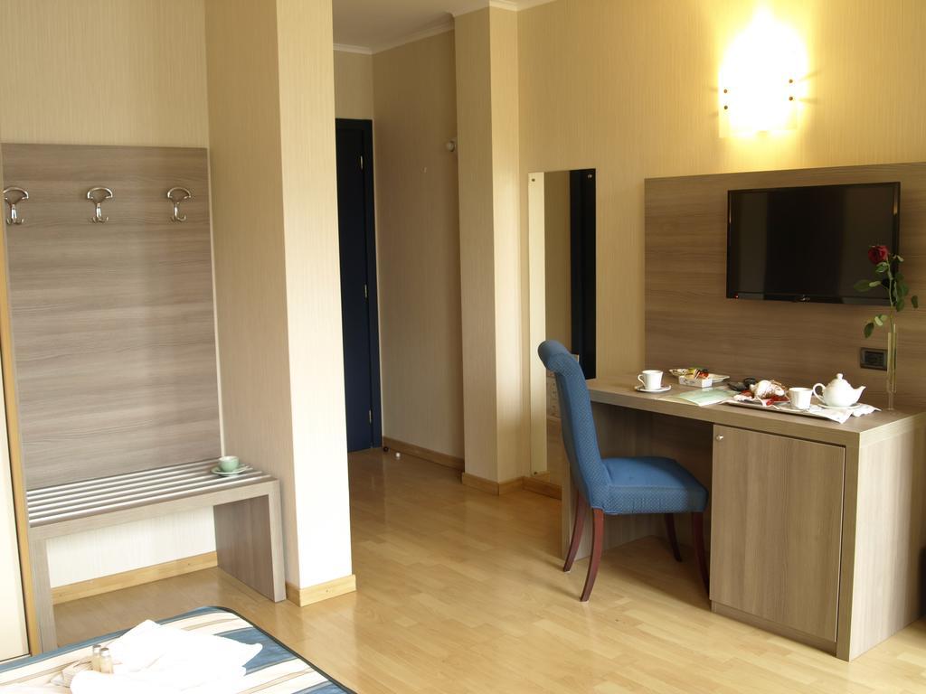 Hotel Alberi Lecco Værelse billede
